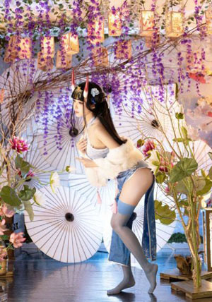 女女百合舌伸湿润腿间电影_免费高清在线观看