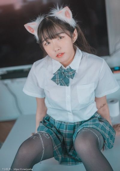 我揉着老师的白嫩大乳视频_4K在线视频播放
